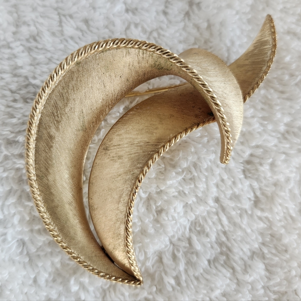 👉*VTG* 60s CROWN TRIFARI MODERNIST SWIRL LEAF BROOCH
